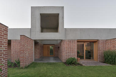 Casa Mława / James & Mau