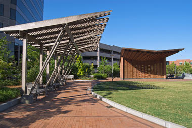 Pergolas & Pavilion 中心城市公园 / Touloukian Touloukian Inc.