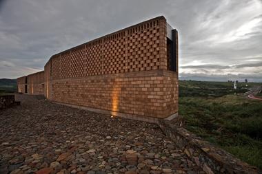 Refúgio na 'Ruta del Peregrino' / Luis Aldrete