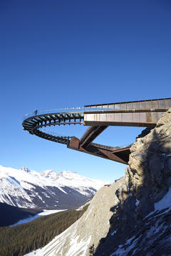 Glacier Skywalk / Sturgess Architecture