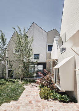 画廊 ‘山峦’起伏，RaeRae 之家 / Austin Maynard Architects  - 2