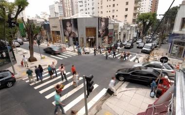 São Paulo terá projeto de recuperação de calçadas e fiação elétrica subterrânea
