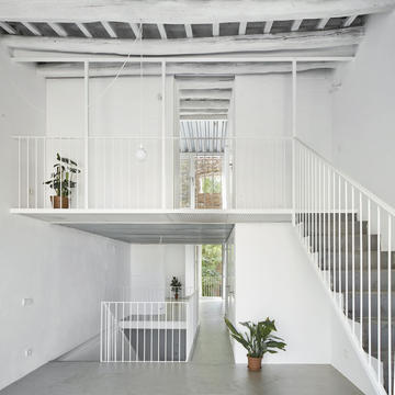 House & Studio in Sant Feliu de Llobregat / andrea + joan arquitectes