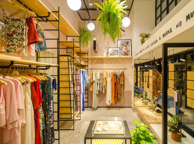 Galería de Tienda Self+ / Kube Arquitetura  - 3