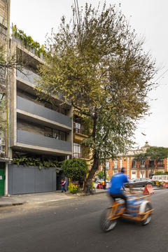 Edificio Turín / C2D