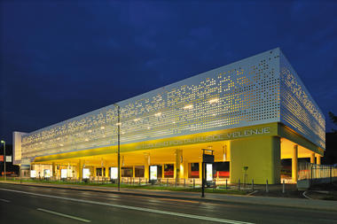 Bus Station Velenje / Guzic Trplan arhitekti d.o.o.
