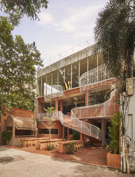 Gallery of Anh Coffee Roastery / Red5studio  - 6