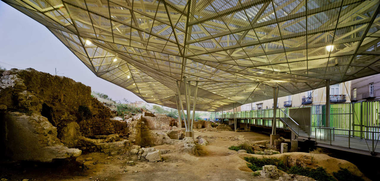 Deck Over A Roman Site / Amann-Canovas-Mauri