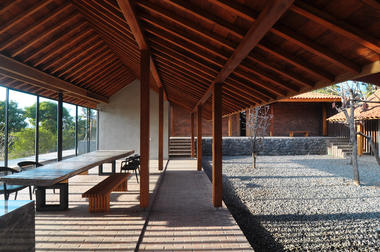 Casa Omah Djawa / Budi Pradono Architects
