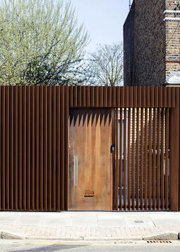 Gallery of How to Choose the Front Door of a House?  - 13