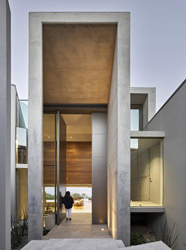 Gallery of How to Choose the Front Door of a House?  - 36