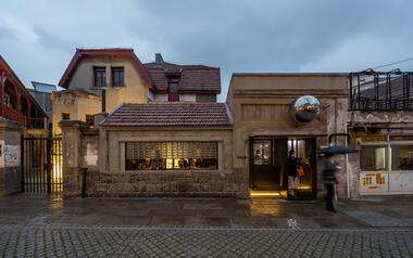 Renovation of Largo Ning Yang Road Shop / Atelier Waterside