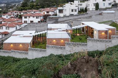 Casa en pendiente / El Sindicato Arquitectura