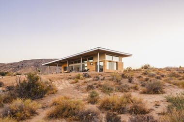 Cowboy Modern Desert Eco-Retreat / Jeremy Levine Design