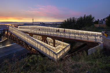 Grand Avenue Park Bridge / LMN Architects