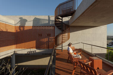 Casa de los tejados / Verri & Galvão Arquitetos