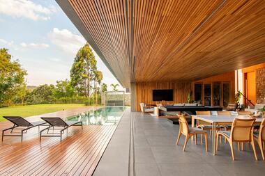 AK Residence / Rodrigo Latorre Arquitetura
