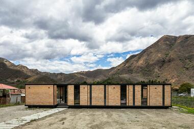 Casa Sofía / CASTILLO + VALDIVIESO arquitectos