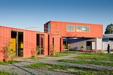 Tienda y oficinas MG / DX Arquitectos