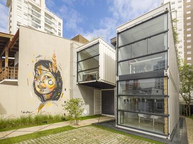 Container / Rodrigo Kirck Arquitetura