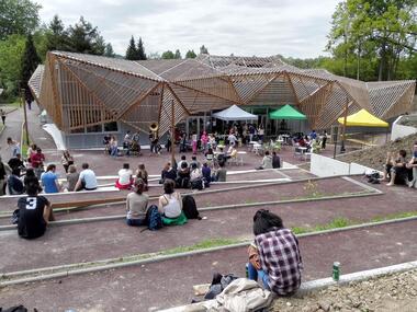 The Students House at Université Paris Sud / AIR