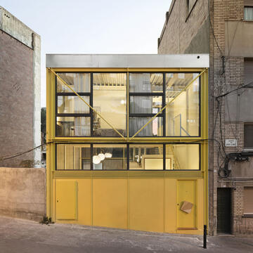 Collumpio House / MACH