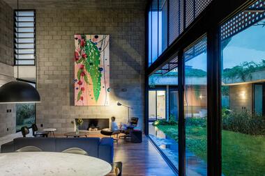Gallery of Courtyard House for Two Boys / Shieh Arquitetos Associados  - 12