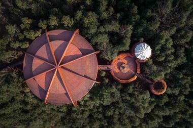 The Tree House in Qiyun Mountain / Atelier Design Continuum