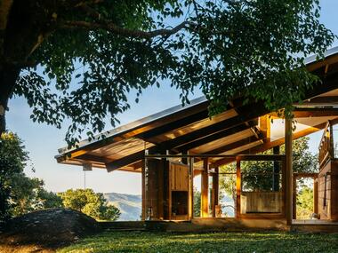 Casa de Meia Encosta / Denis Joelsons + Gabriela Baraúna Uchida