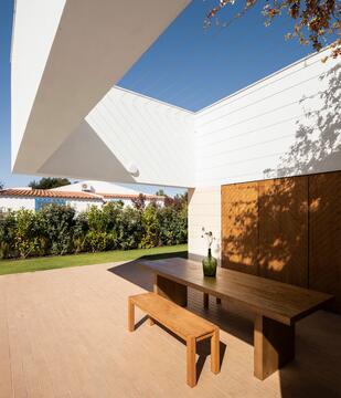 Gallery of House of the Brejos da Carregueira / Estúdio AMATAM  - 8