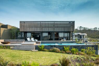 Casa Imbizo / KSR Architects and Interior Designers