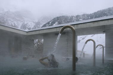 Las Termas de Vals de Peter Zumthor a través del lente de Fernando Guerra 