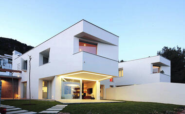Ripolles-Manrique House
