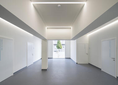 Gallery of Nefrodouro Hemodialysis Clinic / Ventura+Partners  - 3