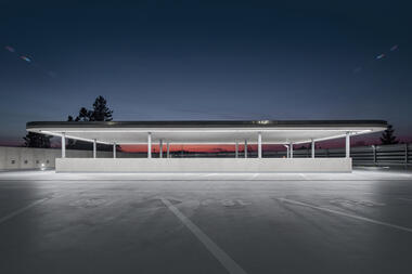 Parking House in Dolni Brezany / Fránek Architects