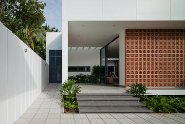 Gallery of Small House 02 / 90odesign  - 8