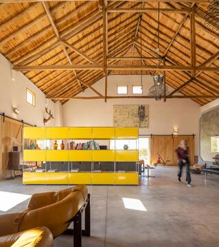 Pueblo gallego de Merceana Cas'Amaro / Atelier Central Arquitectos
