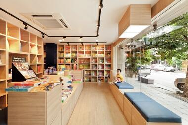Livraria POR-WOR / tidtangstudio