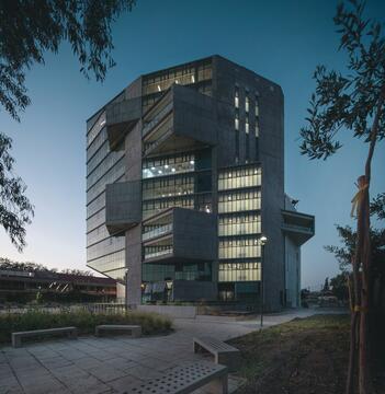 Edificio Facultad de Administración y Economía - Universidad de Santiago de Chile / Marsino Arquitectura