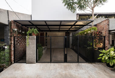 Galeria de Casa RumaDuaBata / Studio Nadi  - 10