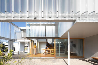 Gallery of House in Yanakacho / Taiga Kasai + Chong Aehyand Architecture / KACH  - 1