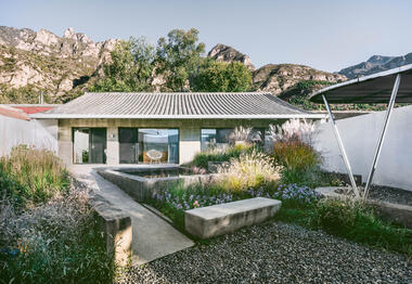 Casa jardines gemelos / YES.ARCH