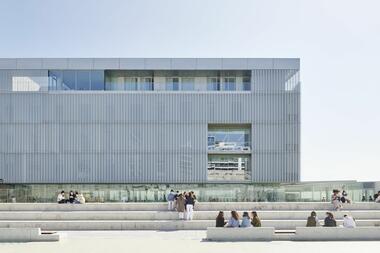 Colegio Aldapeta María Ikastetxea en San Sebastian / IDOM