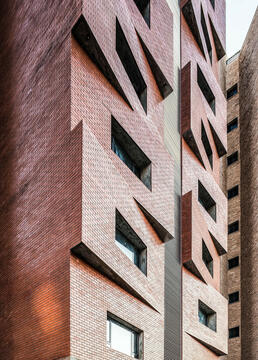 Edges Apartments / Studio Toggle