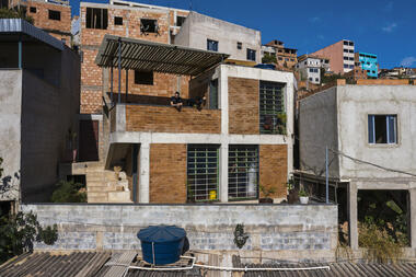 Casa no Pomar do Cafezal / Coletivo LEVANTE