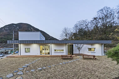 Suitable Farmhouse / OfAA