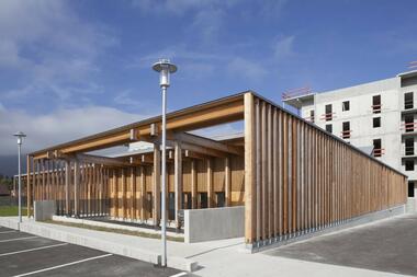 幼儿中心/ Clermont Architectes