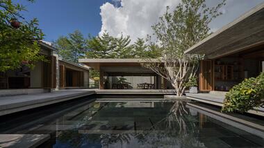 The Flowing Garden House / More Than Arch Studio