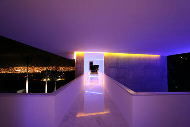 Hotel Encanto Acapulco / Miguel Angel Aragonés