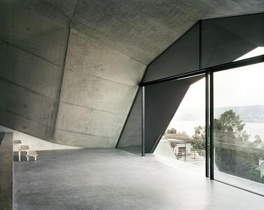 Casa con vista al Lago / Christian Kerez + Raphael Jans